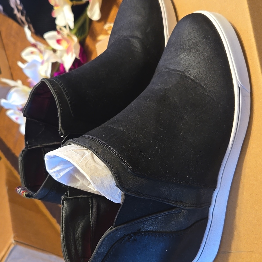 Black Bootie/Sneaker